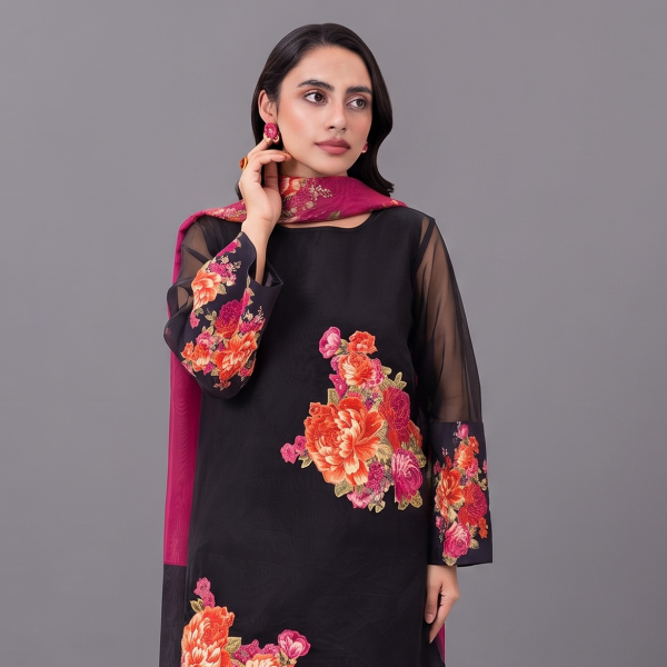 Noir Blossom Elegance Ensemble