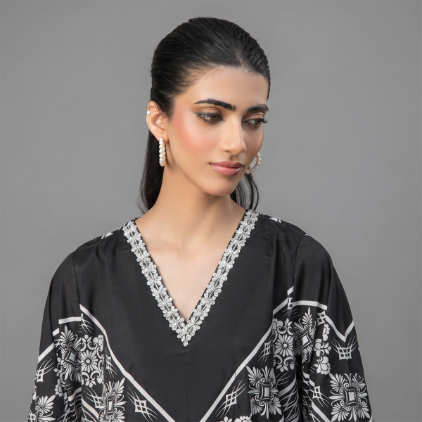 Black and White Geometric Printed Kaftan with Matching Pants