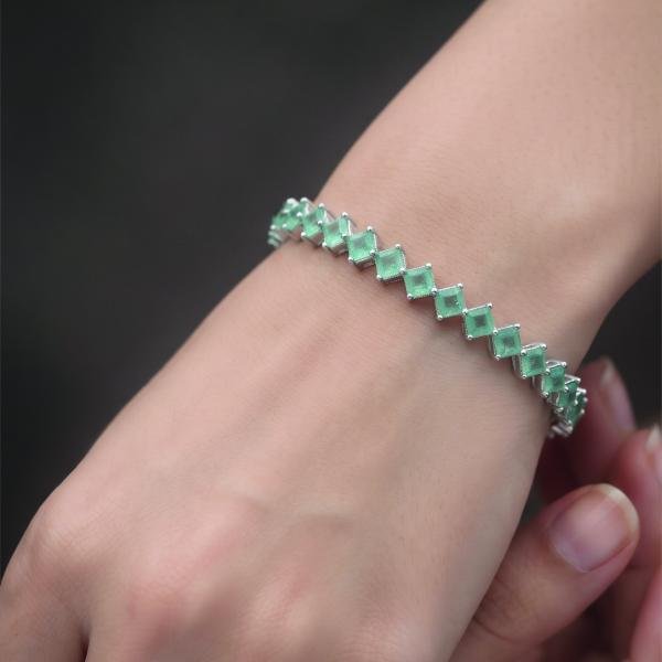 Orenoor Emerald Geometric Bracelet