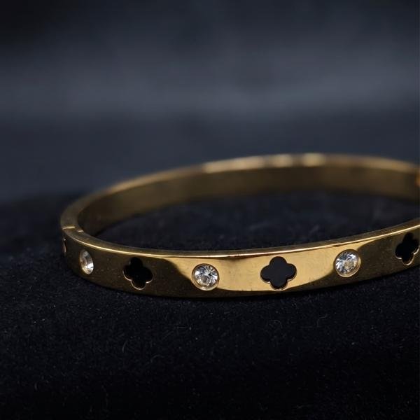Orenoor Clover & Diamond Bangle